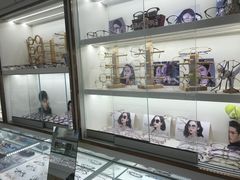 -翰佐蔡司小乐圆·依视路星趣控·暴龙眼镜折扣店