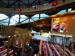 -上海滴水湖皇冠假日酒店