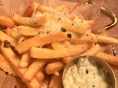 -SISTERS BAR RESTAURANT川意酒馆(嘉善老市H楼店)