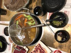 -左庭右院鲜牛肉火锅(金山万达店)