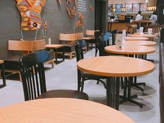 大堂-星巴克臻选(舟山凯虹广场店)