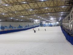 -乔波室内滑雪场