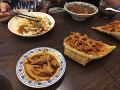 -爆炸头阿姨小四川正宗川味小吃(无任何分店)