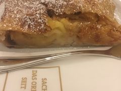 -Cafe Sacher(WIEN)