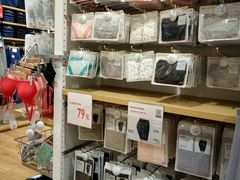 -优衣库(银川新华百货CCMall店)