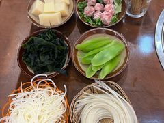 -黔有有贵州酸汤夺夺粉火锅(五味十字店)