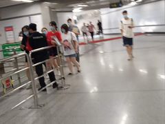 -体育场(地铁站)