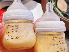 奶瓶状的芒果奶昔-狮拾久·现代新加坡料理(福田COCO Park店)