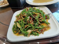 青椒鹅肠-聚庆楼吴山贡鹅(总店)