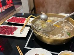 -潮汕三宝鲜牛肉火锅