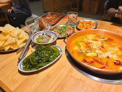 -洱火云南酸菜牛肉火锅(石景山当代商城店)