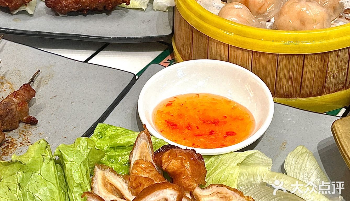 广州探店｜人均30就能吃到强叔现切猪杂粥啦～ 
