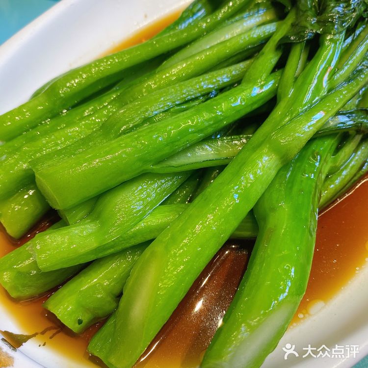 一口鸡肉三口饭鸡小煖美食
