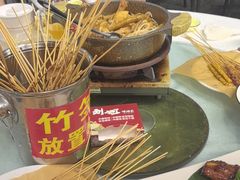 -刘姐啤酒鱼民族演艺餐厅(西街总店)