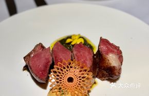 Low-Temperature Australian M5 Wagyu Sirloin with Garlic Mushroom Sauce
