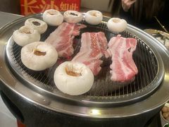 -围炉肉舍•炭烤活鳗•丹东海鲜烤肉(步行街店)