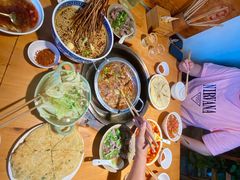 -大众跷脚牛肉馆·非遗传承单位(峨眉山店)