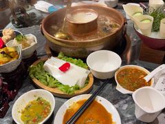 -慢丽江·云南野生菌土鸡锅(付家庄店)