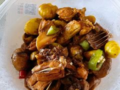 板栗烧仔鸡-刘胖子家常菜·蹄花焖藕(中南店)