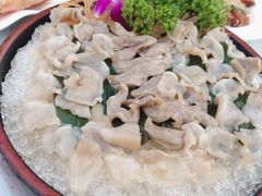 -三亚火车头万人海鲜广场