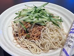 -肥肥虾庄·金牌油焖大虾(杨园滨江时代walk店)