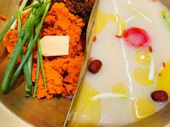 -沸炉重庆老火锅(军事博物馆店)