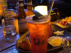 -FOUR PLAY BAR