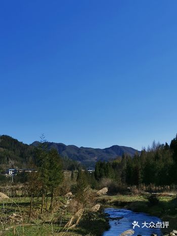 只有宁静的小乡村可以找到这种感觉，空气清新，阳光明媚