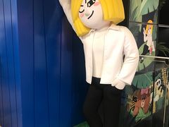 -LINE FRIENDS Garosu-gil Flagship Store