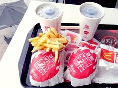 -麦当劳(得来速店)