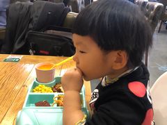 -汽车博物馆主题餐厅