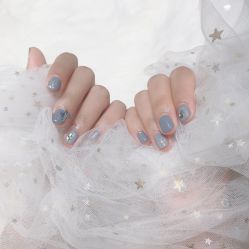-吉吉靓甲美睫