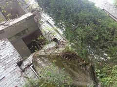 -四川汶川特大地震漩口中学遗址