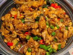 青椒紫苏味-蛙小侠·沸腾砂锅牛蛙(增城东汇城店)