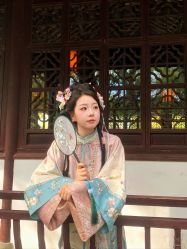 -一揽芳华汉服旗袍体验馆(拙政园店)