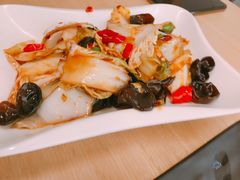 酸辣木耳炒白菜-关东小磨东北菜(上海长风大悦城店)