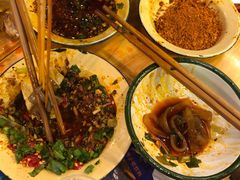 烤脑花-拈签一笑黄牛肉辣卤串串