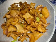 -卢大鲜鱼头捞饭(美利广场店)