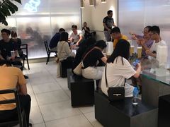 大堂-喜茶(佛山岭南站店)
