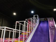 -嘿哟动霸CHUA·新潮玩运动娱乐中心·蹦床滑冰团建乐园