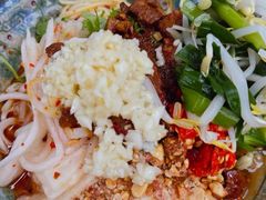 -巍山𤆵肉饵丝