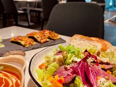 低温浅烤嫩牛肉沙拉-GOTLOT COFFEE&KITCHEN角落厨房NOOK店