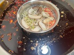 -渝嘴小老弟老火锅(华新村店)