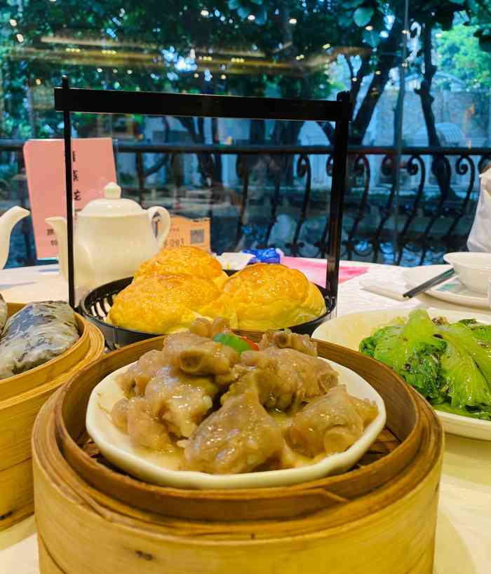 南园酒家(前进路店)-"环境真的有惊艳到,历史文化老牌广东早茶店.