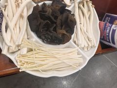 -楼外楼大刀肉传统火锅(西安大路店)