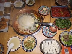 -洱火云南酸菜牛肉火锅(石景山当代商城店)