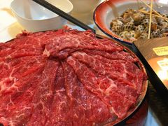 安格斯牛肉-鲜入围煮花胶鸡海鲜火锅