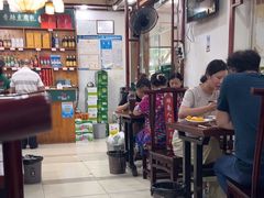 -湖南人家湘菜馆(镇江路店)