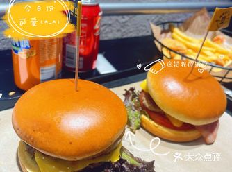 最近很多博主都在推的一家店，于是和老公打算去尝尝