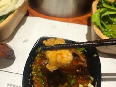一坨煮好的虾滑-独食火锅·半米屋台(直营总店)